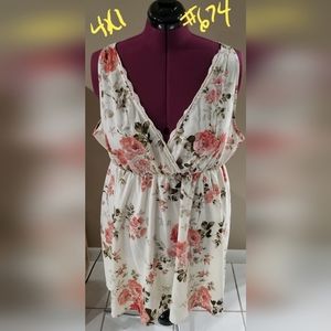 WOMEN'S CLOTHING SIZE 4 XL # 674